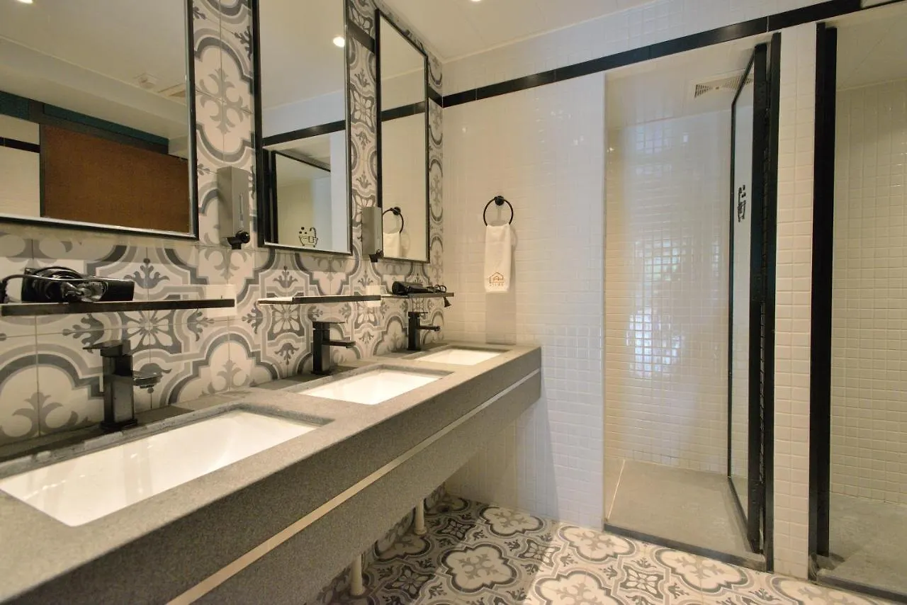 Atlas Hostel & Backpackers Hong Kong